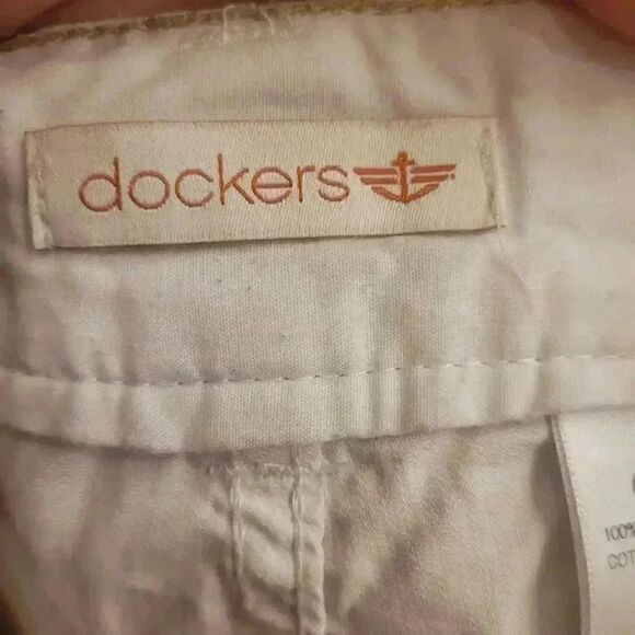 Dockers Women's Ivory 100% Cotton Chino Flat Front Shorts w Pockets - Picture 3 of 9
